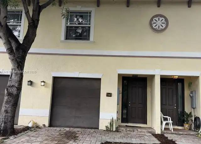 Property at 1243 NE 23rd Ave, Pompano Beach, FL, 33062, 2 beds, 2.5 baths, [object Object]