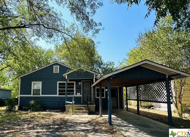 Property at 1409 E Mistletoe Ave, Victoria, TX, 77901, 3 beds, 2 baths, [object Object]