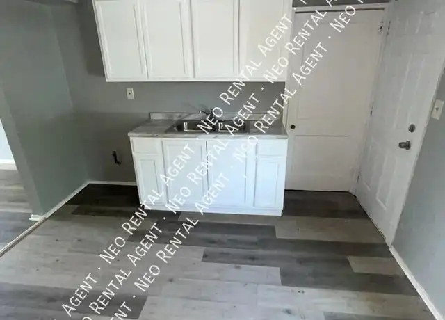 Property at 910 N Central Dr, Lorain, OH, 44052, 2 beds, 1 bath, [object Object]