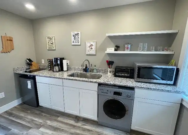 Property at 416 N Lincoln St Unit 4, Bloomington, IN, 47408, 1 bed, 1 bath, [object Object]