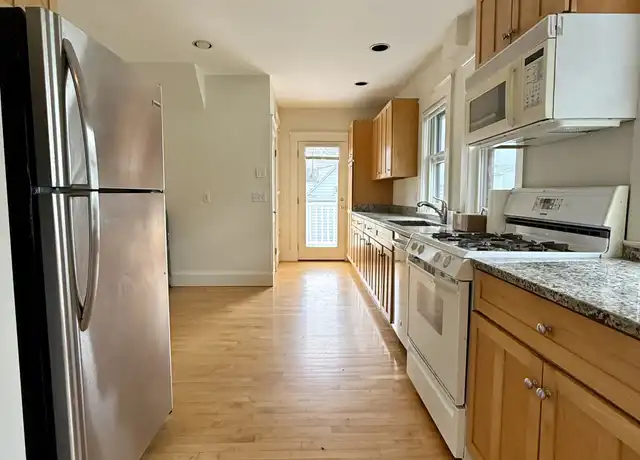 Property at 68 Putnam St Unit 2, Watertown, MA, 02472, 3 beds, 1 bath, [object Object]