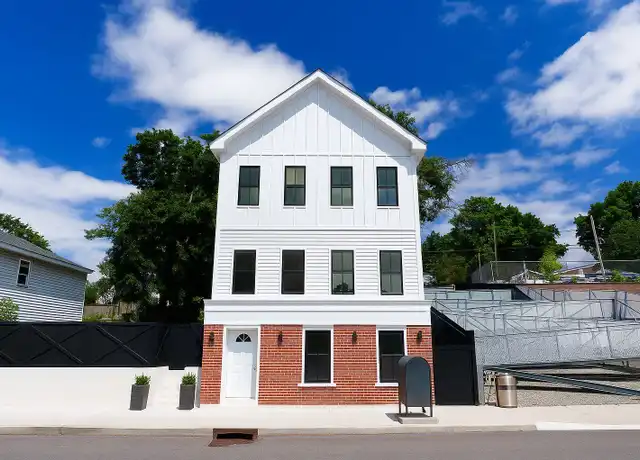 Property at 328 Columbia St Unit 3, Hudson, NY, 12534, 3 beds, 1 bath, [object Object]