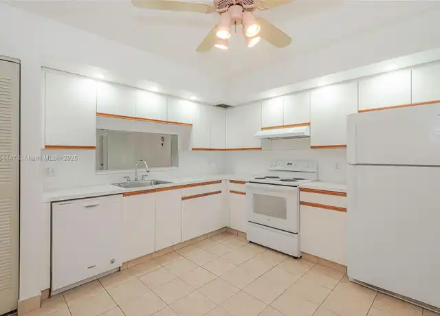 Property at 12701 SW 13th St Unit 107F, Pembroke Pines, FL, 33027, 1 bed, 1.5 baths, [object Object]