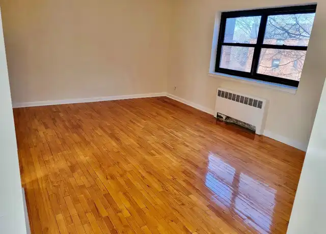 Property at 3 Circuit Rd Unit 3a, New Rochelle, NY, 10805, 1 bed, 1 bath, [object Object]