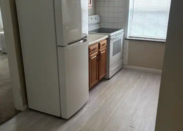 Property at 527 Corona Ave Unit A, Dayton, OH, 45419, 1 bed, 1 bath, [object Object]