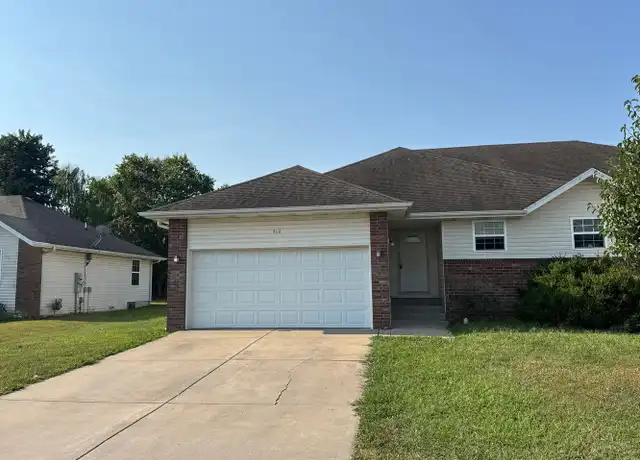 Property at 412 W Pawnee Ln, Clever, MO, 65631, 2 beds, 2 baths, [object Object]