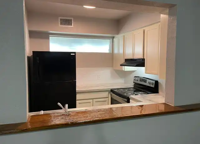 Property at 520 Gentleman Rd Unit 8, Balcones Heights, TX, 78201, 1 bed, 1 bath, [object Object]