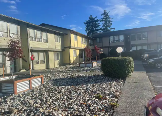 Property at 410 NE Izett St Unit 205, Oak Harbor, WA, 98277, 2 beds, 1 bath, [object Object]