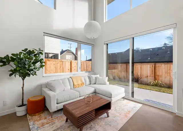 Property at 4809 N Kerby Ave, Portland, OR, 97217, 2 beds, 1.5 baths, [object Object]