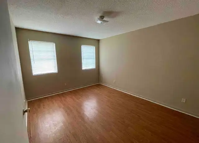 Property at 1005 Airport Rd, Fulton, KY, 42041, 0 beds, 1 bath, [object Object]