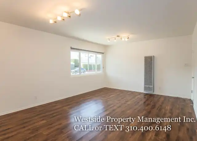 Property at 134 Chautauqua Blvd Unit 2, Santa Monica, CA, 90402, 1 bed, 1 bath, [object Object]