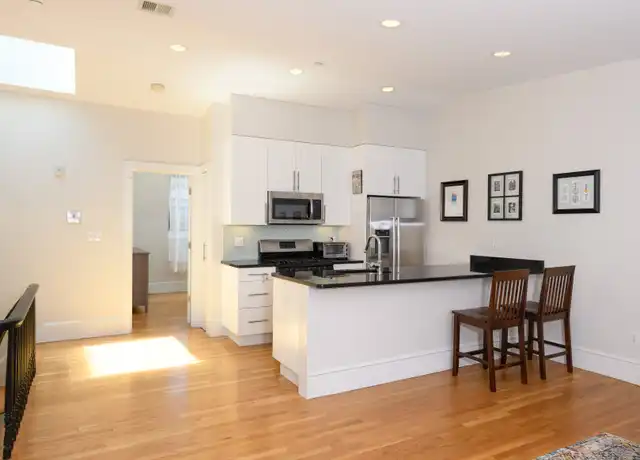 Property at 87 Third St Unit 1, Cambridge, MA, 02141, 1 bed, 1 bath, [object Object]