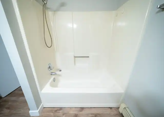 Property at 17980 Cove St Unit 17, Spring Lake, MI, 49456, 2 beds, 1 bath, [object Object]