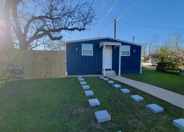 Property at 603 Pecan St Unit B, Taylor, TX, 76574, 1 bed, 1 bath, [object Object]