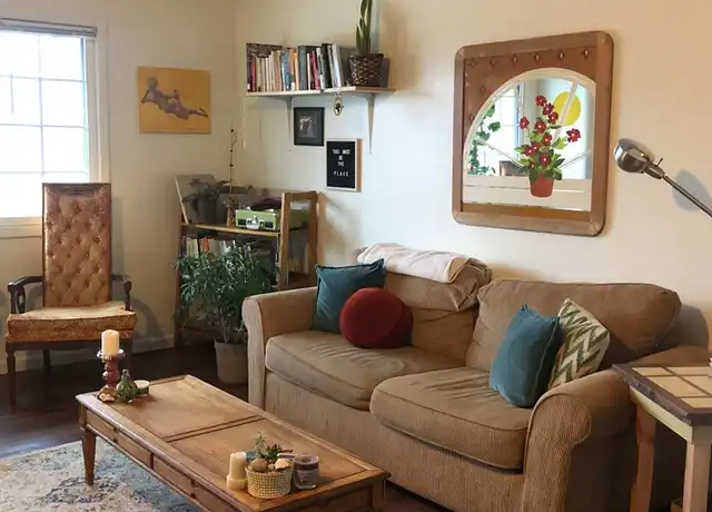 Property at 341 S Lincoln St Apt 3, Bloomington, IN, 47401, 1 bed, 1 bath, [object Object]