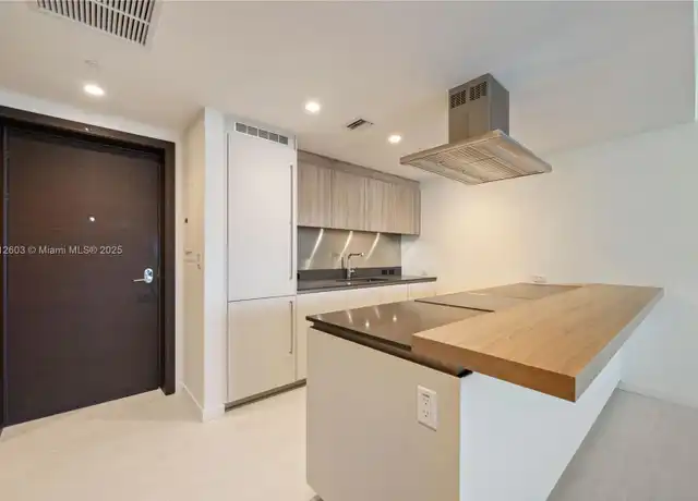 Property at 1000 Brickell Plz #3206, Miami, FL, 33131, 1 bed, 1.5 baths, [object Object]