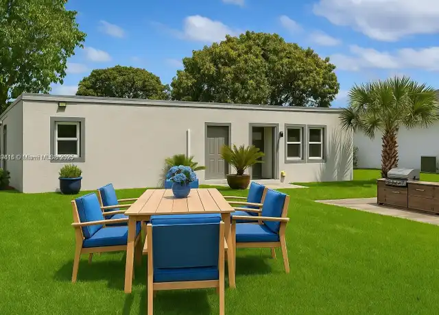 Property at 607 SW 3rd St Unit 2, Delray Beach, FL, 33444, 1 bed, 1 bath, [object Object]