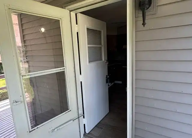 Property at 2201 Belmont Rd Apt B, Parkersburg, WV, 26101, 2 beds, 1 bath, [object Object]