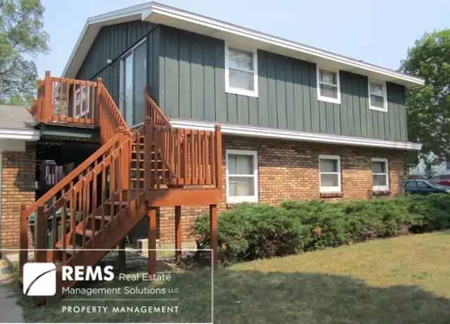 Property at 1019 3rd St Unit 2, Reedsburg, WI, 53959, 2 beds, 1 bath, [object Object]