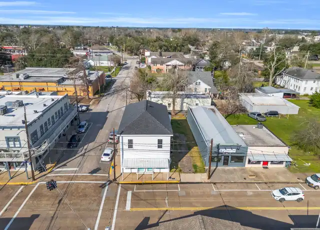 Property at 401 E Main St, Humble, TX, 77338, 0 beds, 1.5 baths, [object Object]