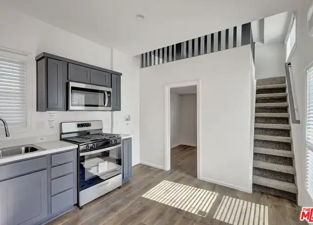 Property at 17650 Grand Ave Unit 201, Lake Elsinore, CA, 92530, 2 beds, 1 bath, [object Object]