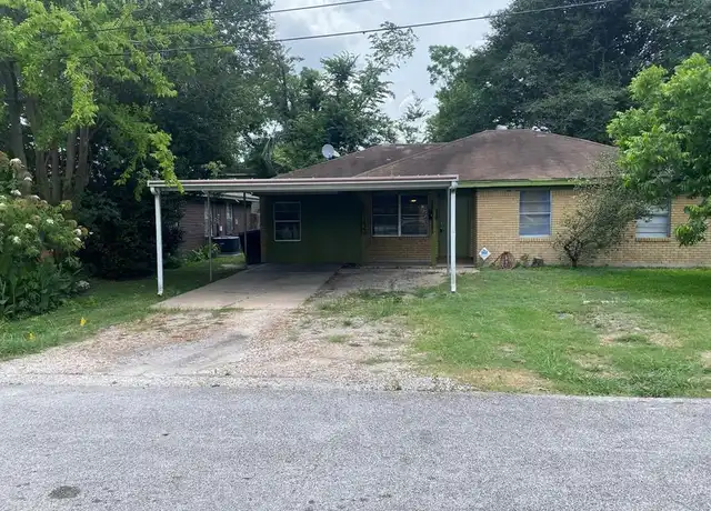 Property at 5910 Leon St, Houston, TX, 77009, 4 beds, 2 baths, [object Object]
