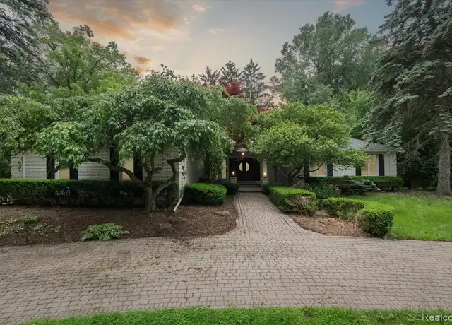 Property at 2844 Severn Ln, Bloomfield Hills, MI, 48304, 4 beds, 2.5 baths, [object Object]