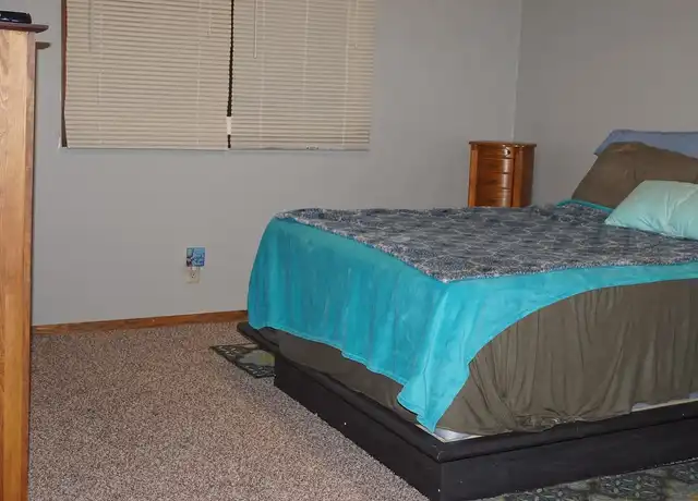 Property at Eagle's Nest (EAG4400) - 4400 S Louise Ave, Sioux Falls, SD, 57106, 3 beds, 1 bath, [object Object]