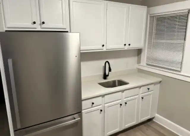 Property at 1083 Main St Unit 2, Waltham, MA, 02451, 2 beds, 1 bath, [object Object]