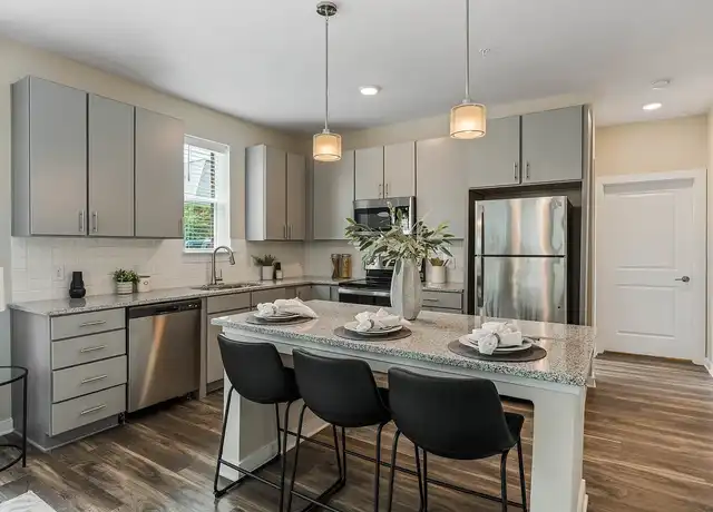 Property at Varick on 7th - 721 E 7th St, Charlotte, NC, 28202, 0-1 beds, 1 bath, [object Object]