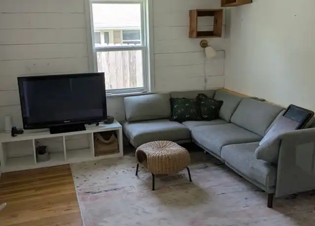 Property at 4703 Oak Cliff Dr, Austin, TX, 78721, 3 beds, 1 bath, [object Object]