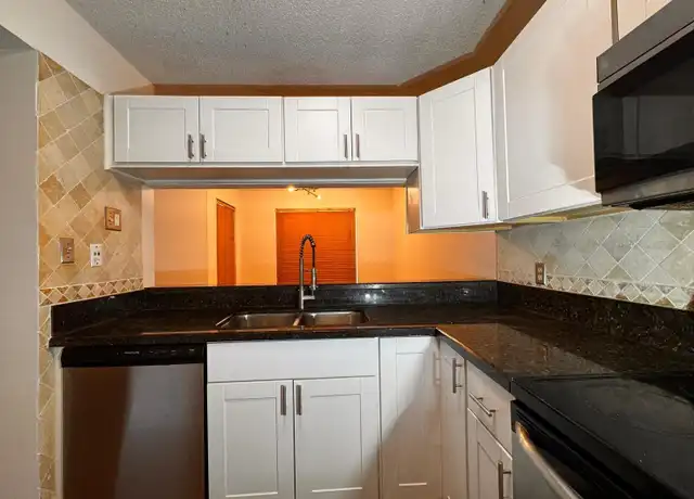 Property at 1146 Coral Club Dr, Coral Springs, FL, 33071, 1 bed, 1 bath, [object Object]