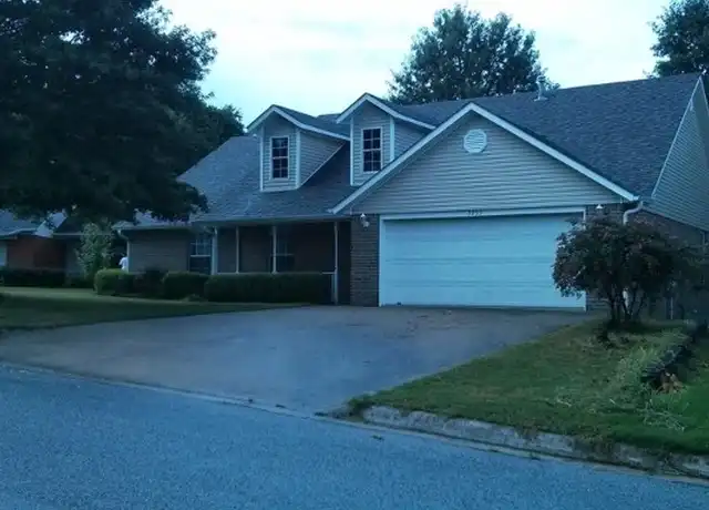 Property at 3053 E Setter St, Fayetteville, AR, 72701, 3 beds, 2 baths, [object Object]