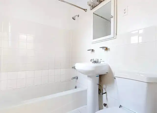 Property at 4489 Broadway Unit 7CU4, New York, NY, 10040, 1 bed, 1 bath, [object Object]