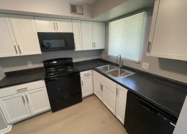 Property at 4620 Wakeley St Unit 4, Omaha, NE, 68132, 1 bed, 1 bath, [object Object]