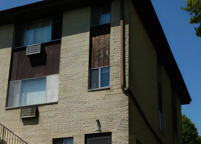 Property at 5613-5645 W Valley Forge Dr Unit 4, Milwaukee, WI, 53213, 1 bed, 1 bath, [object Object]