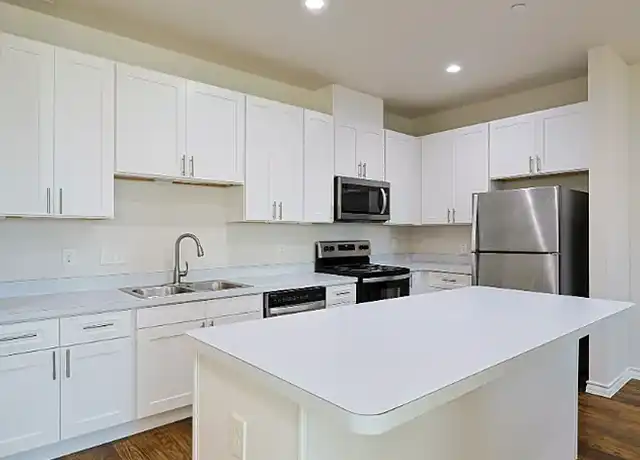 Property at Towne Oaks I - 500 E Anderson Ln, Austin, TX, 78752, 1-2 bed, 1-2.5 bath, [object Object]