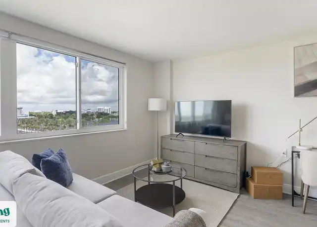 Property at 305 Dr Martin Luther King Jr St S, Saint Petersburg, FL, 33705, 0 beds, 1 bath, [object Object]