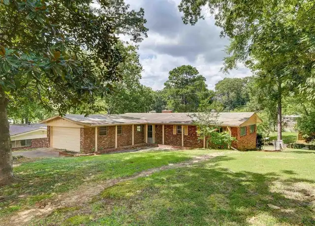 Property at 202 Little John Trl, Hot Springs National Park, AR, 71913, 3 beds, 2 baths, [object Object]