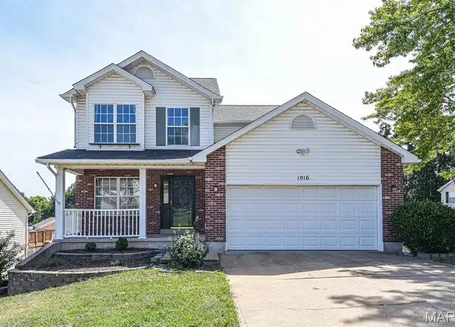 Property at 1016 Thames Dr, Imperial, MO, 63052, 3 beds, 2.5 baths, [object Object]