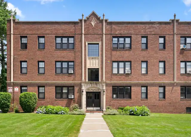 Property at 6 Highland St Unit C2, West Hartford, CT, 06119, 3 beds, 2 baths, [object Object]