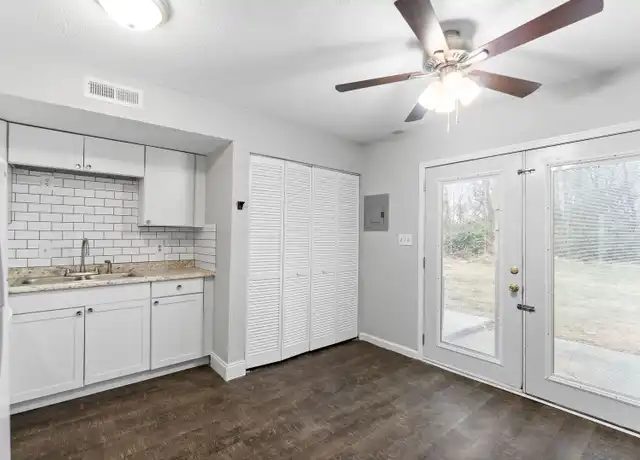 Property at 1231 State Line Rd Unit 48, Oak Grove, KY, 42262, 2 beds, 1.5 baths, [object Object]