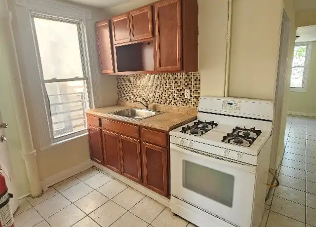 Property at 17 E 21st St Unit 3, Paterson, NJ, 07504, 2 beds, 1 bath, [object Object]