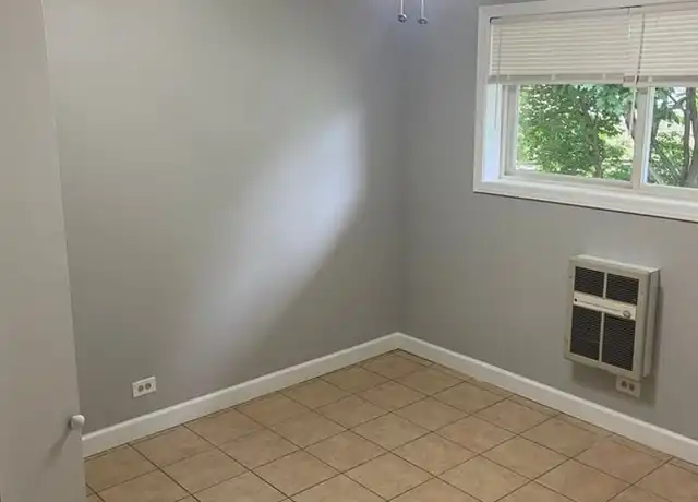 Property at 9200 S Spaulding Ave Unit 9216-4B, Evergreen Park, IL, 60805, 2 beds, 1 bath, [object Object]