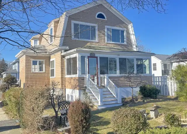 Property at 593 Quincy Shore Dr Unit 2, Quincy, MA, 02171, 3 beds, 1 bath, [object Object]