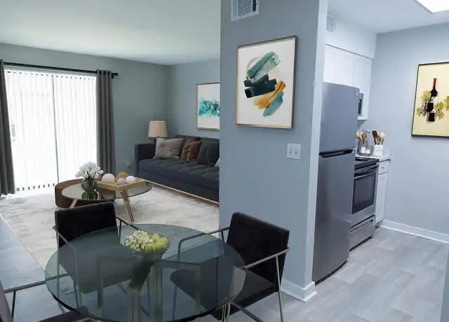 Property at The Bluffs over Cumberland - 939 S Riverside Dr, Clarksville, TN, 37040, 1 bed, 1 bath, [object Object]