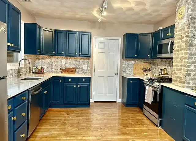 Property at 30 Radcliffe Ave Unit 2, Providence, RI, 02908, 2 beds, 2 baths, [object Object]