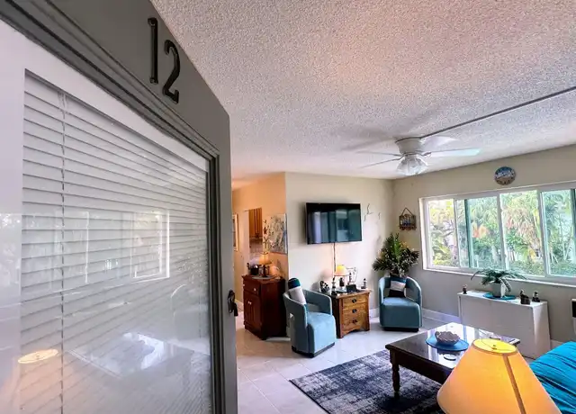Property at 624 Antioch Ave #12, Fort Lauderdale, FL, 33304, 2 beds, 1 bath, [object Object]