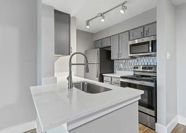 Property at Renata on Fredericksburg - 9939 Fredericksburg Rd, San Antonio, TX, 78240, 1-2 bed, 1-2 bath, [object Object]