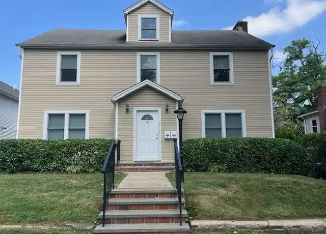 Property at 8 Dunes Ln Unit B, Port Washington, NY, 11050, 2 beds, 1 bath, [object Object]